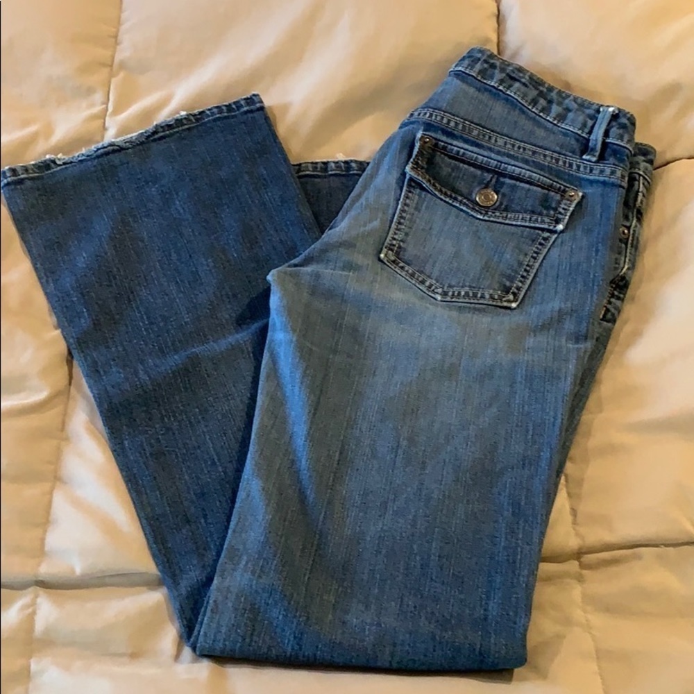 Banana Republic Factory Flair Leg Jean.​​​​​​​​​​​​